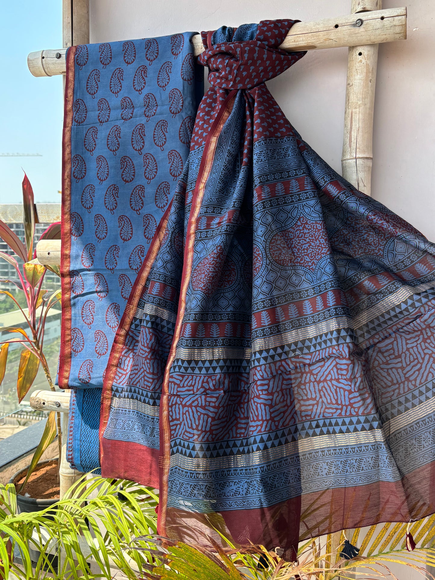 Blue and red Maheshwari silk set