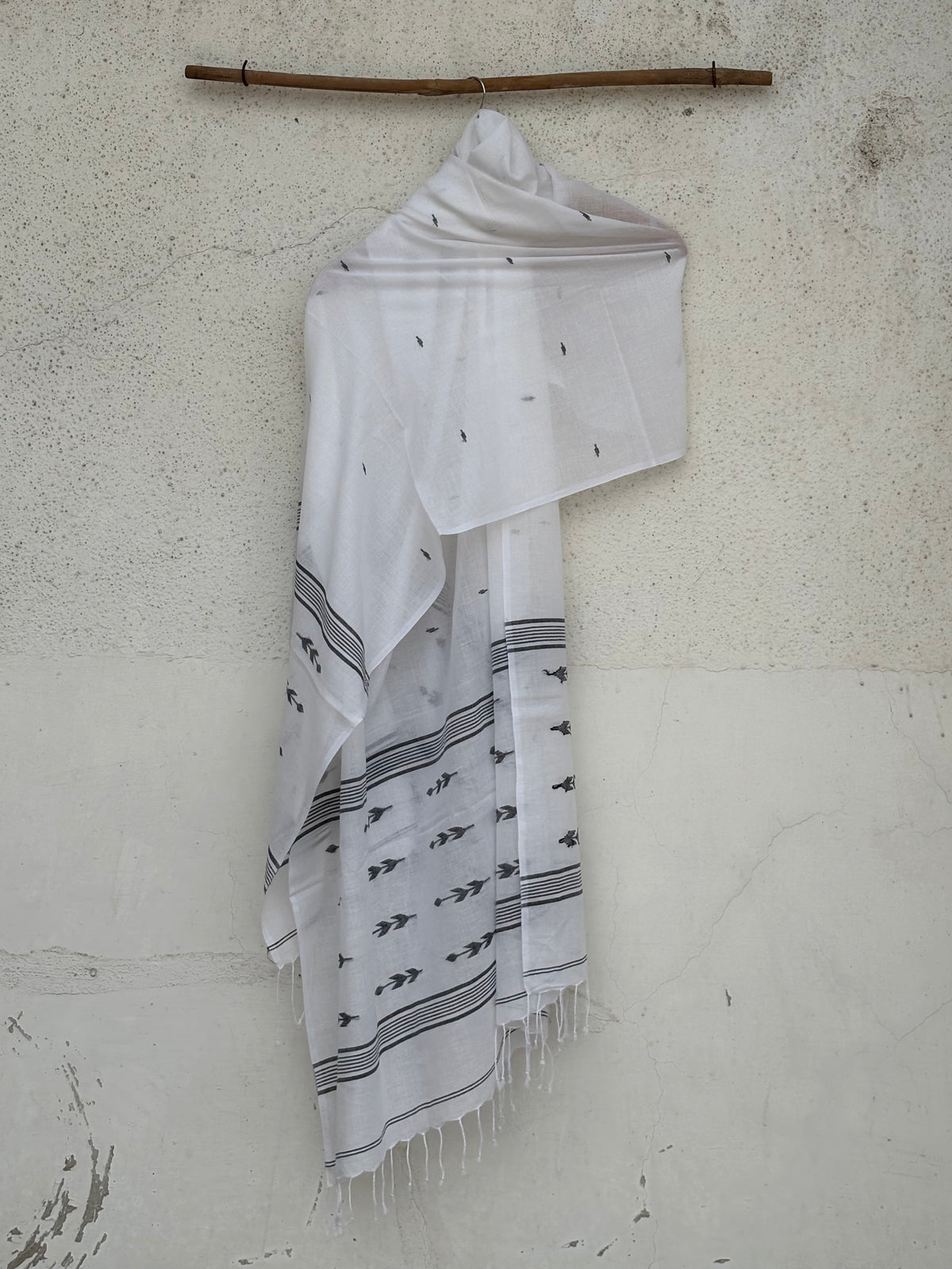 White mul mul jamdani dupatta