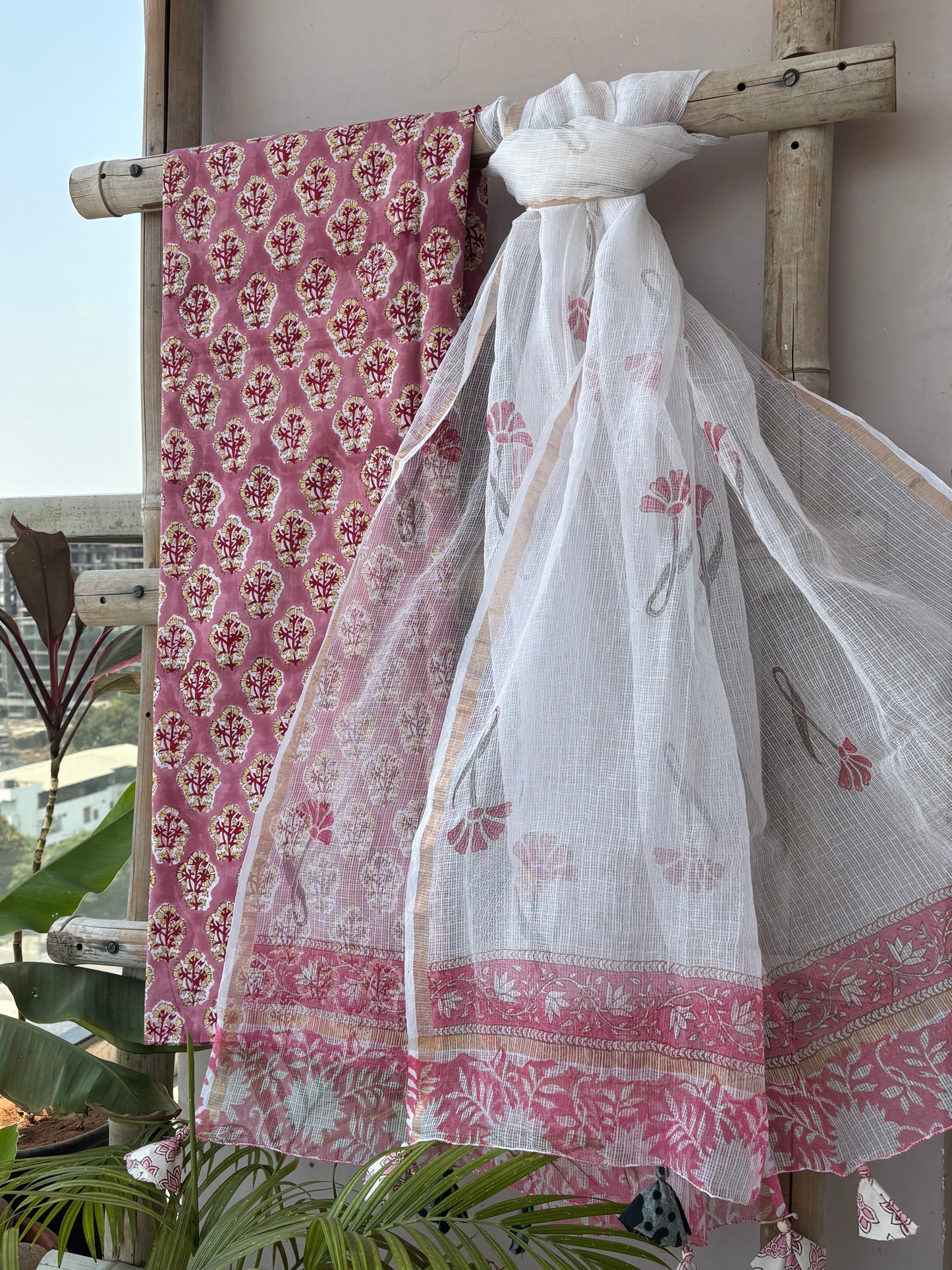 Pink-white Kota dupptta set
