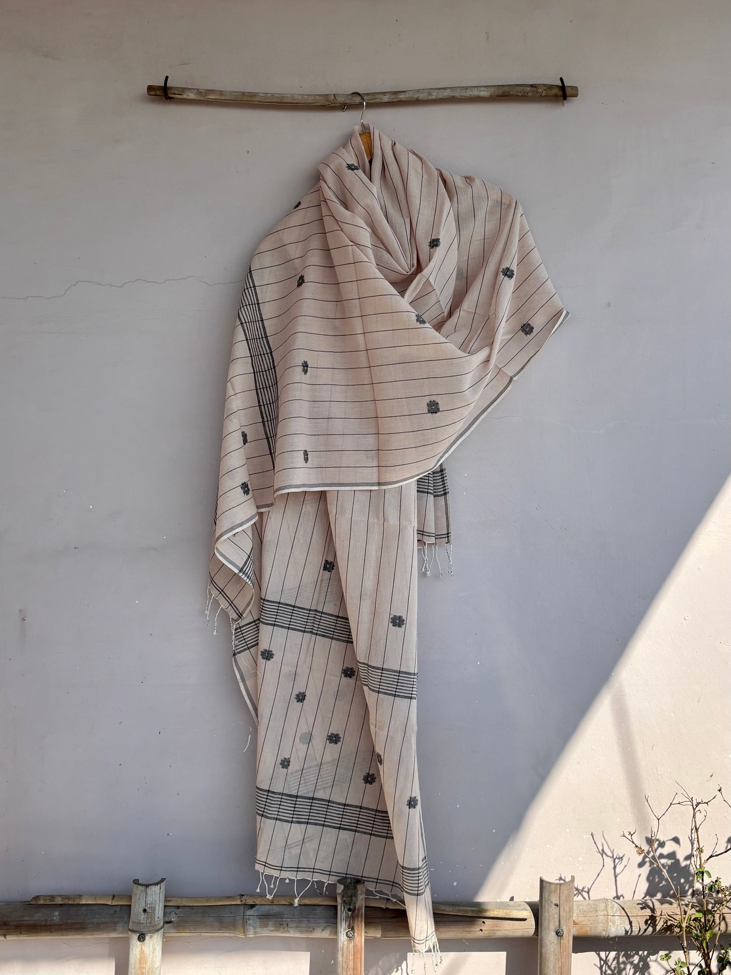 Pinkish cream jamdani dupatta