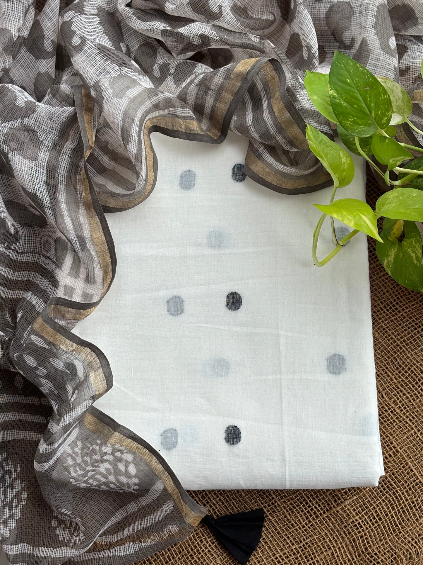 Off white -grey jamadani set