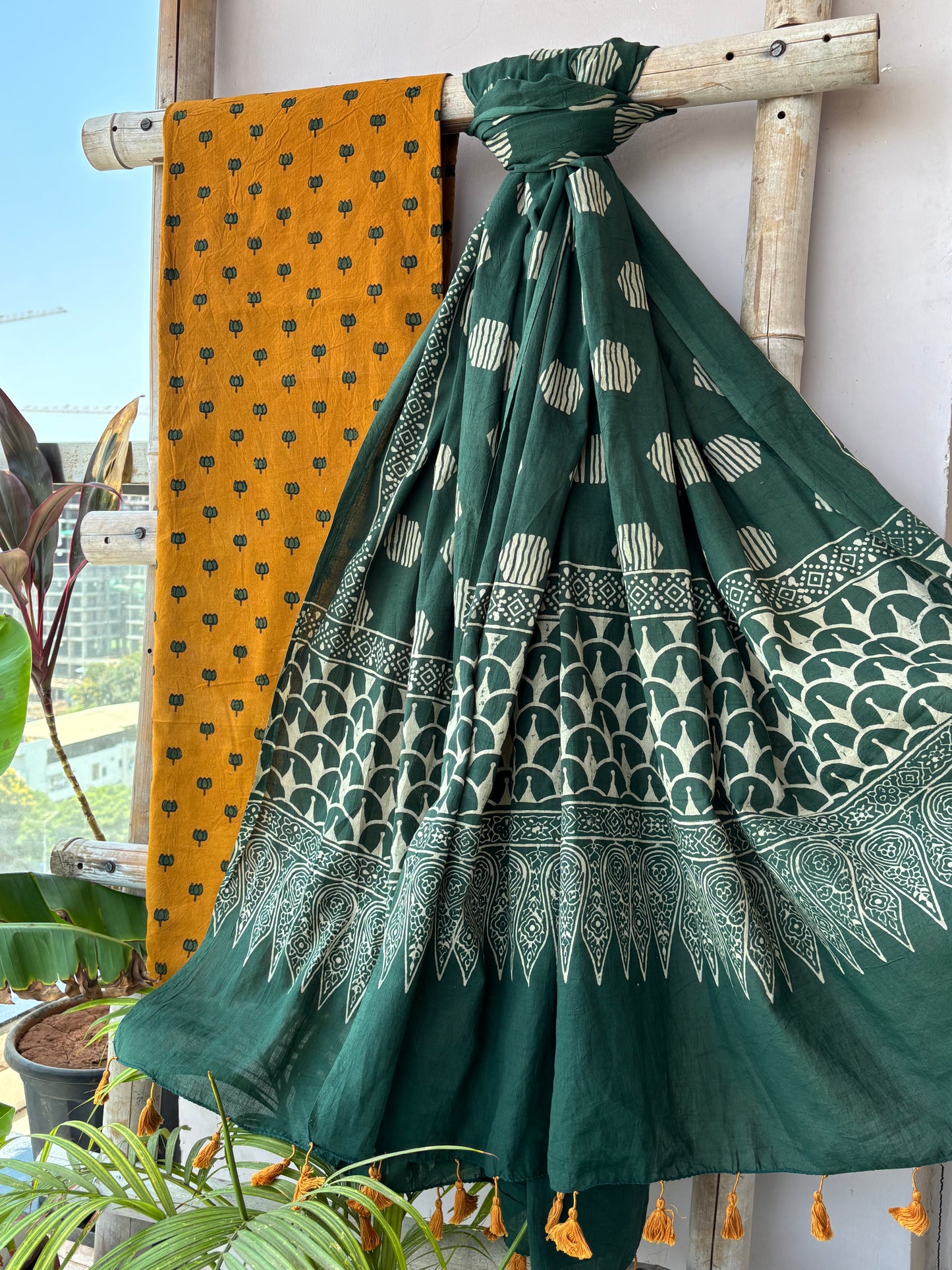 Mustard - bottle green lotus print set.