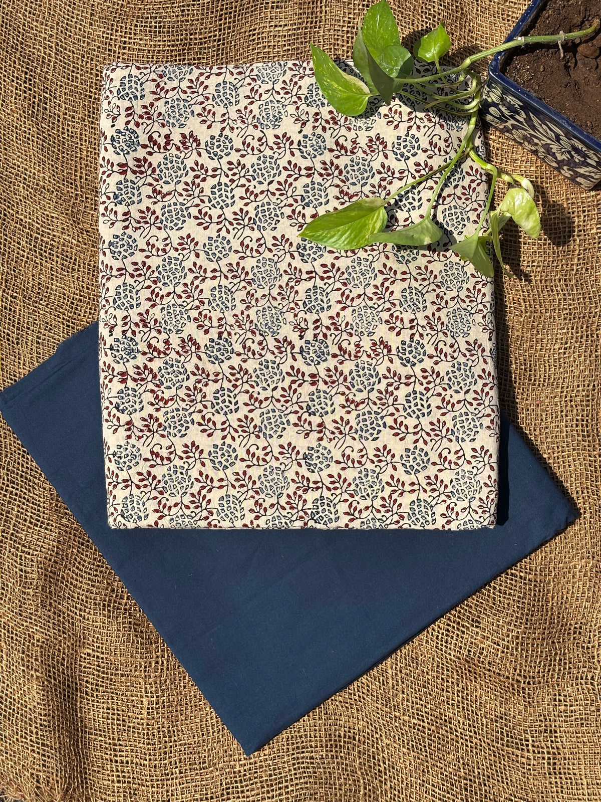Ivory-blue set