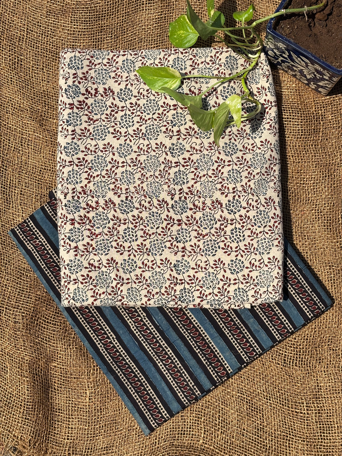 Ivory-blue set