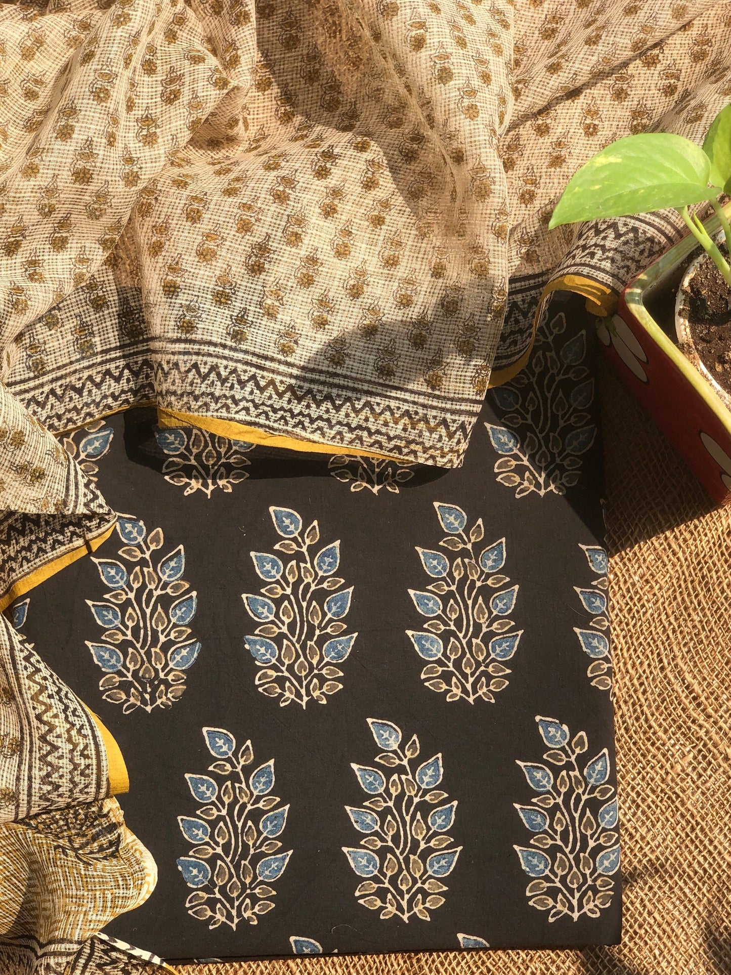 Ochre Motif Dupatta With Leaf Print Kurta Set